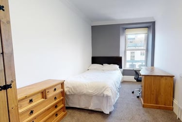 5 bed house, Hill Park Crescent, Greenbank, Plymouth, PL48JW - Image 4